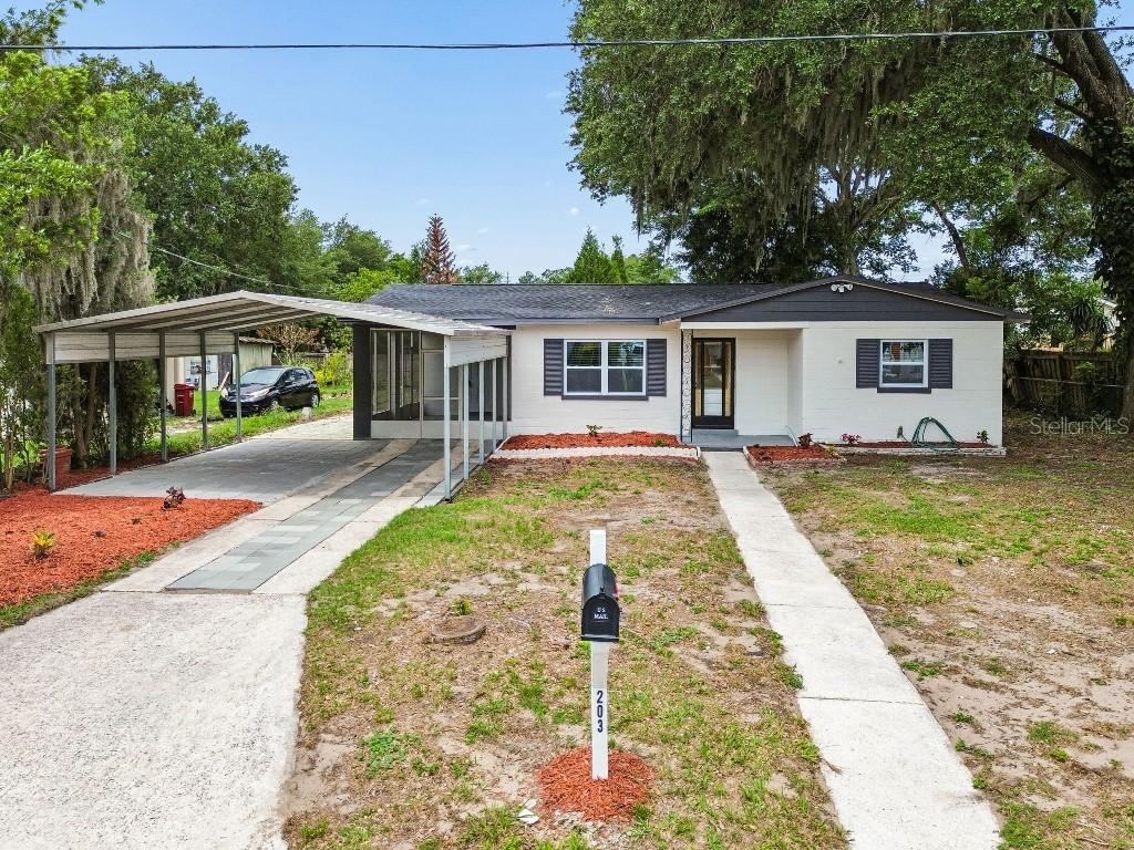 203 Pevetty Dr., Plant City, FL 33563