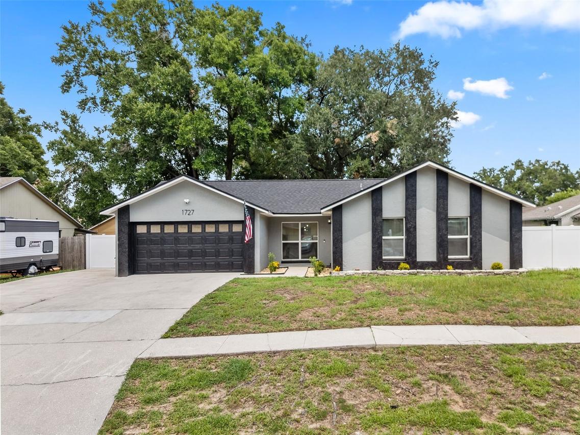 1727 Tallowtree Cir., Valrico, FL 33594