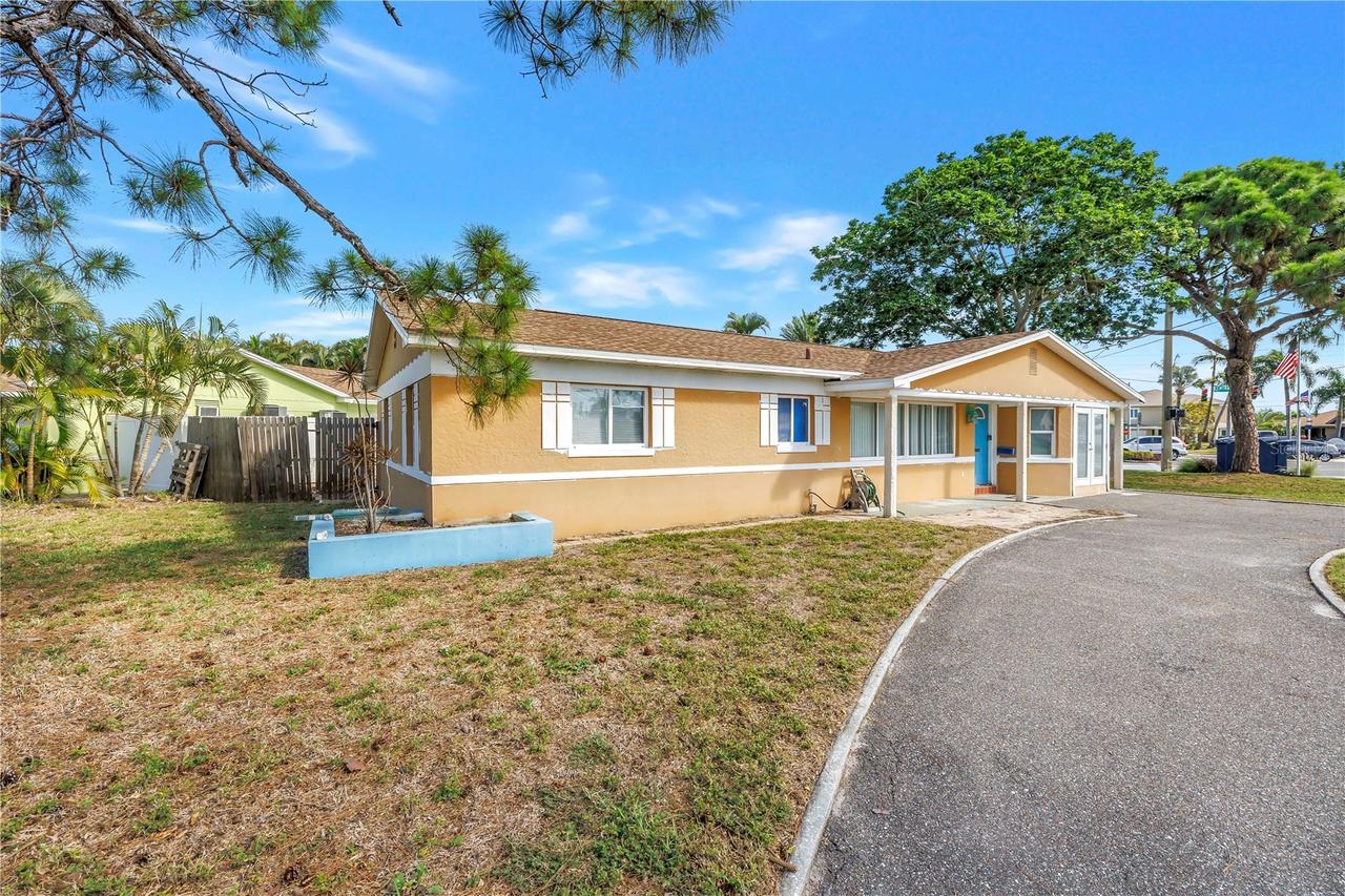 7901 Causeway Blvd., St Petersburg, FL 33707