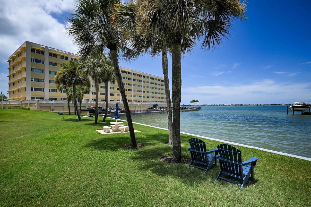 100 Bluff View Dr. #211C, Belleair Bluffs, FL 33770