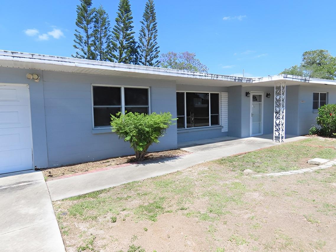 2447 Foster Ln., Sarasota, FL 34239