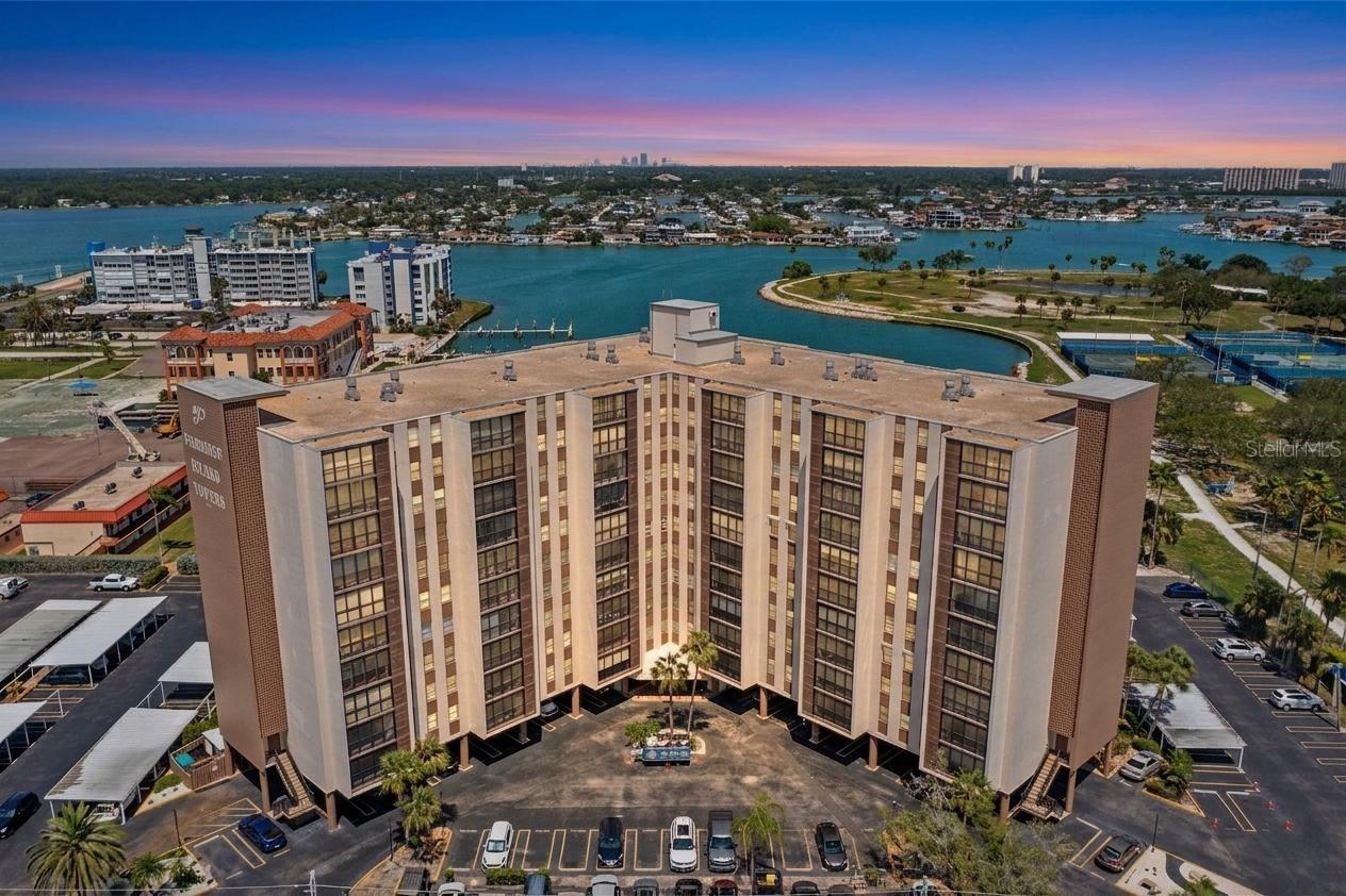 10355 Paradise Blvd. #812, Treasure Island, FL 33706
