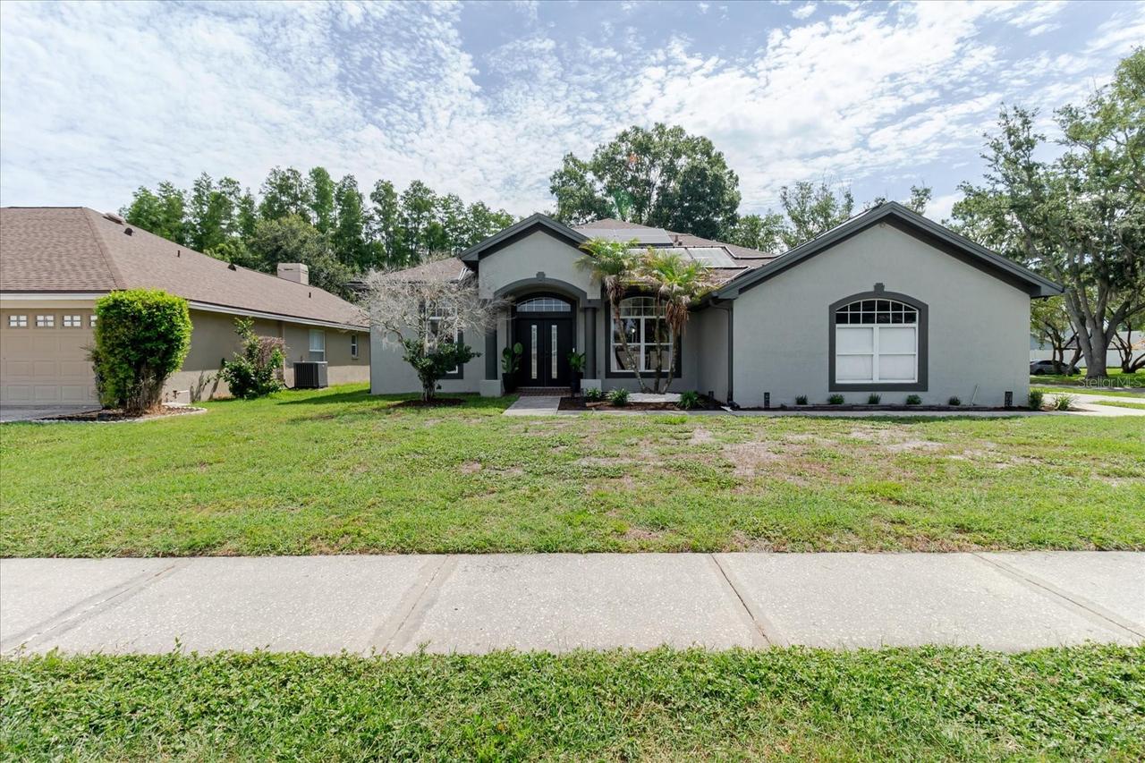 9601 Regents Park Dr., Tampa, FL 33647