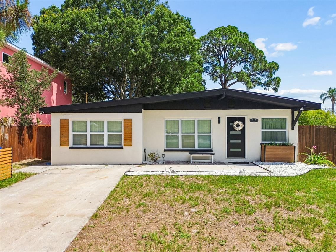 314 Indiana Ave., Crystal Beach, FL 34681