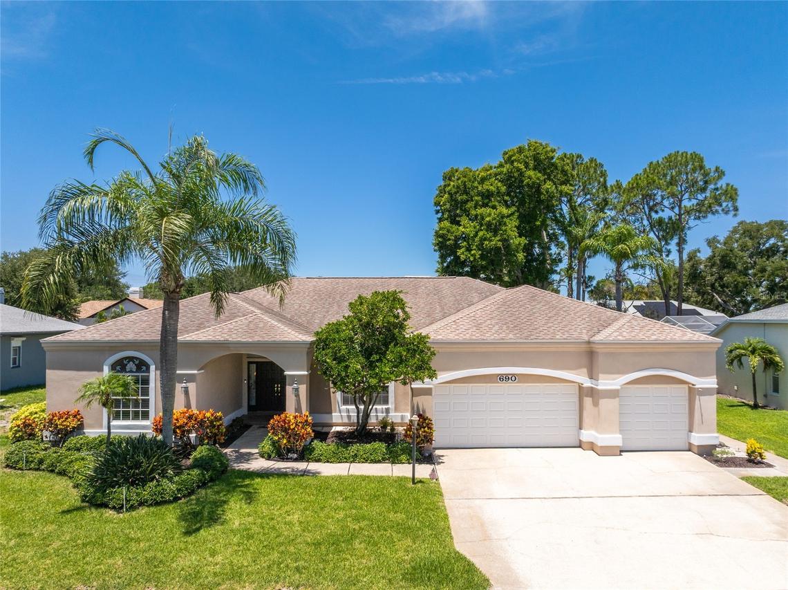 690 Weathersfield Dr., Dunedin, FL 34698