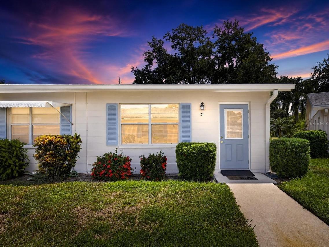 402 Dorchester Pl. #31, Sun City Center, FL 33573