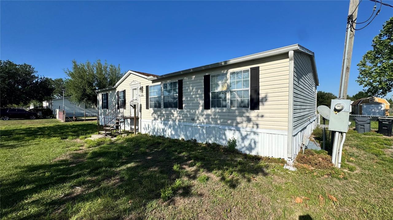 320 Cesara Dr., Mulberry, FL 33860