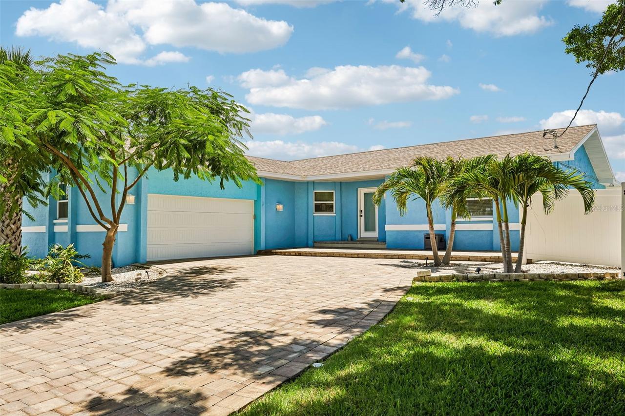6304 Flamingo Dr., Apollo Beach, FL 33572