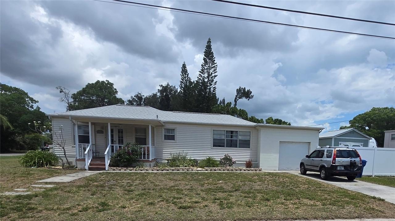 146 NE Madison Cir., St Petersburg, FL 33702