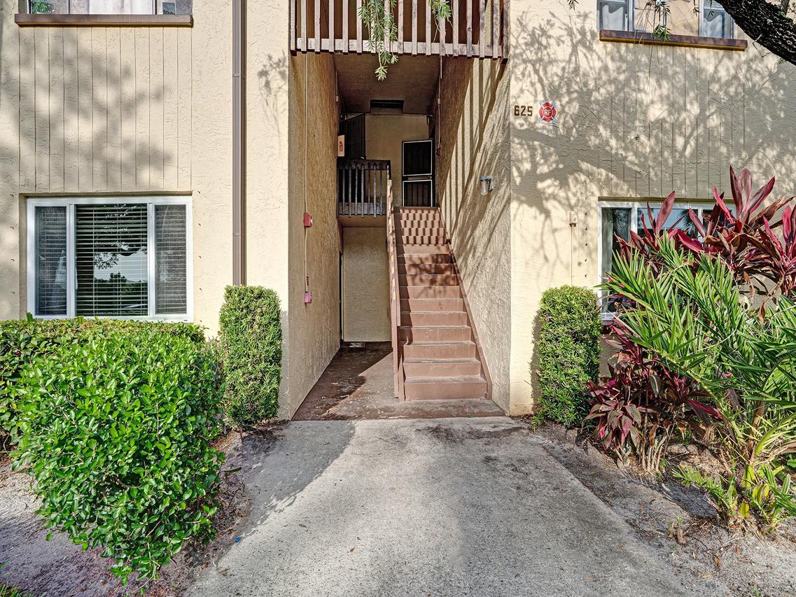 625 N Keene Rd. #B, Clearwater, FL 33755