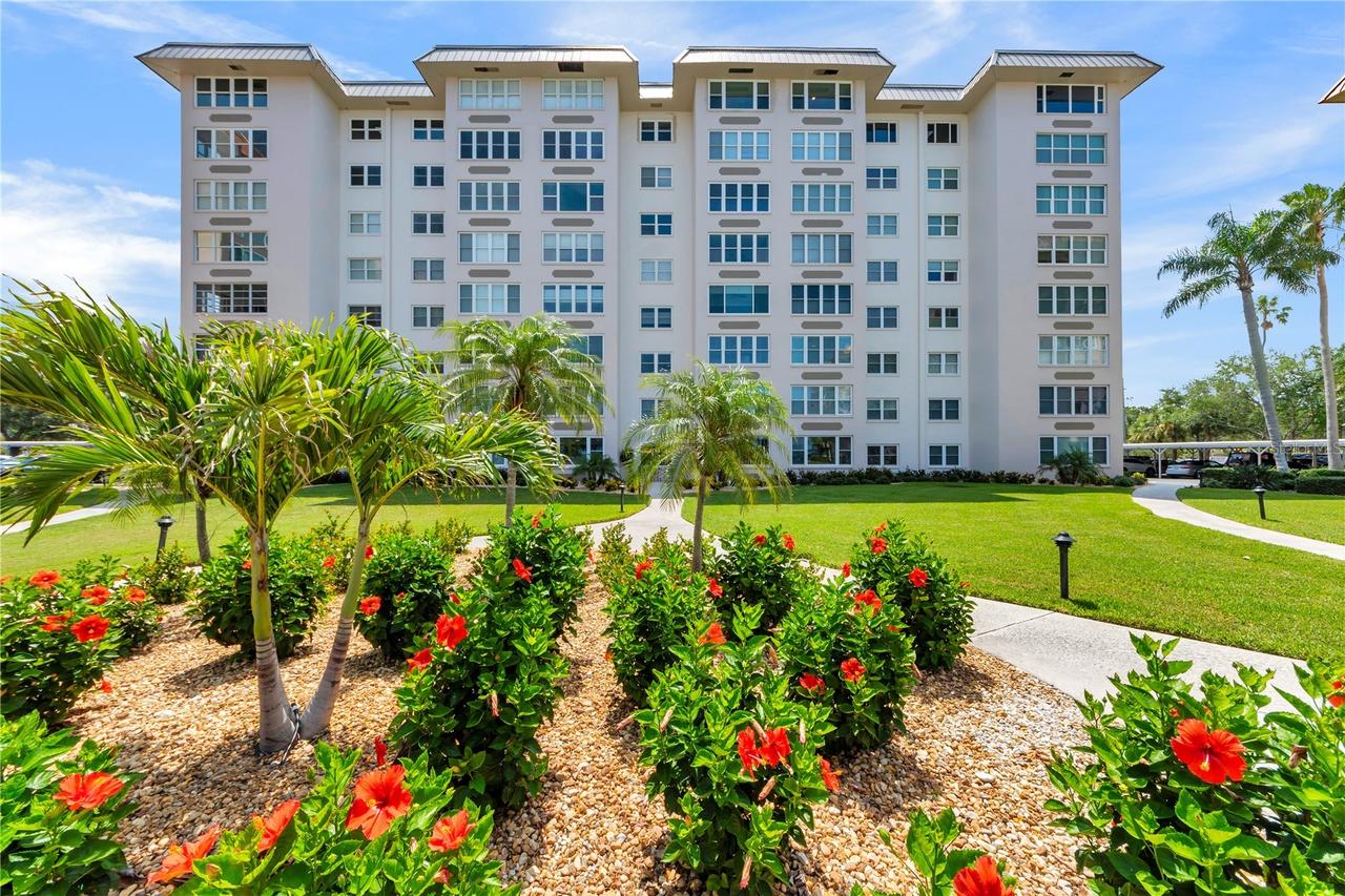 622 Edgewater Dr. #823, Dunedin, FL 34698