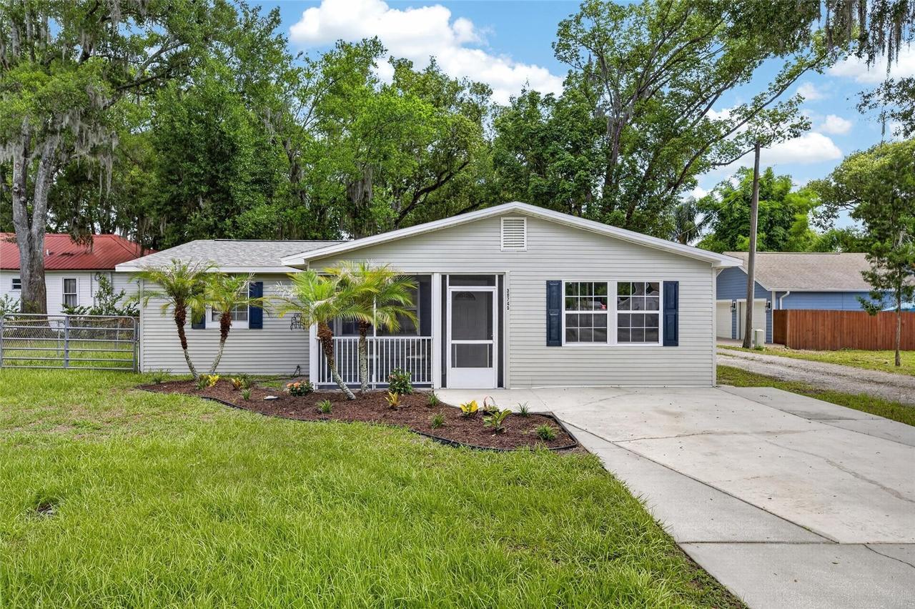 38745 2nd Ave., Zephyrhills, FL 33542