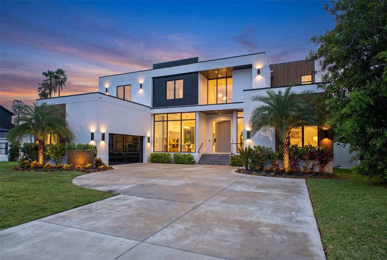 1076 Snell Isle Blvd., St Petersburg, FL 33704