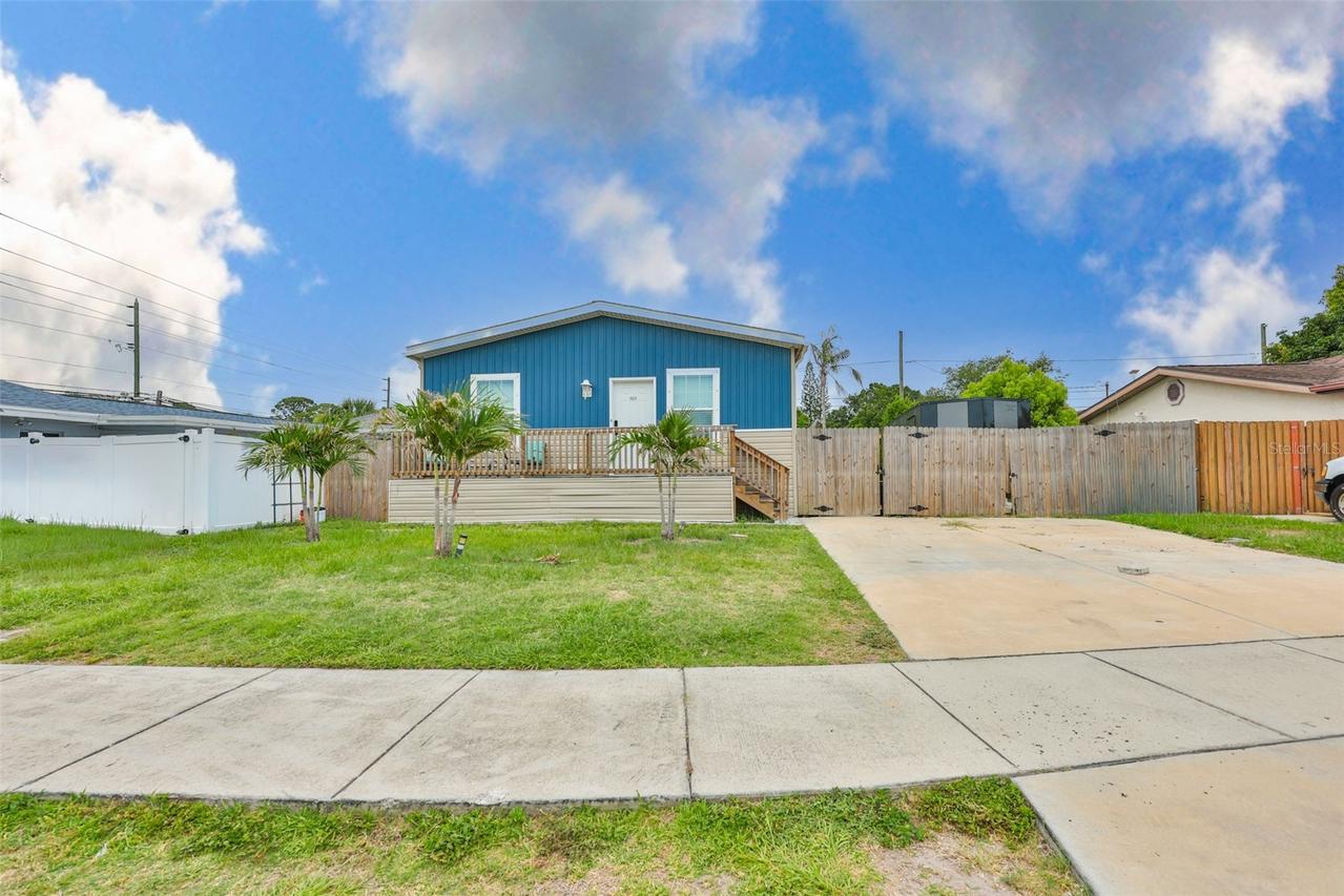 1169 8th Ave., Largo, FL 33770