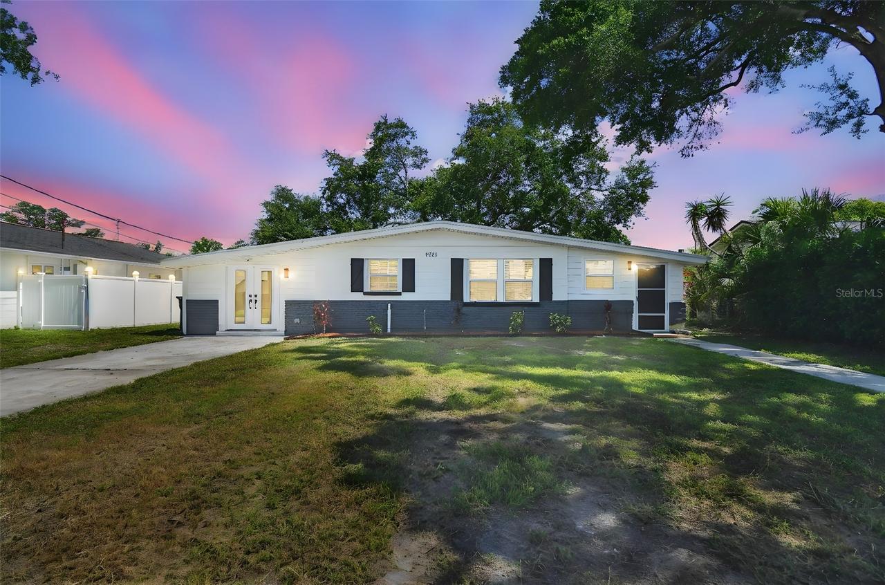 8703 Driftwood Dr., Tampa, FL 33615