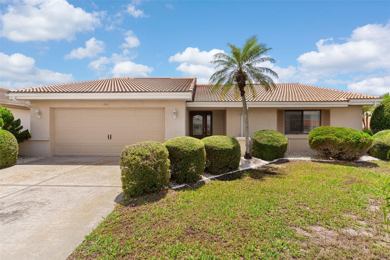 701 Baltusrol Way, Sun City Center, FL 33573