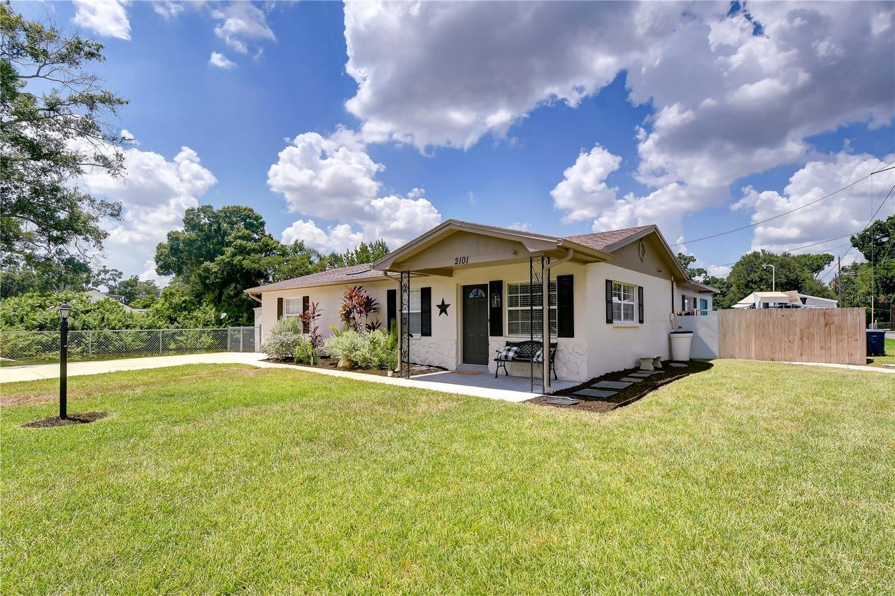 2101 W Hamilton Ave., Tampa, FL 33604
