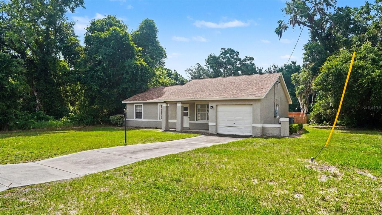 206 Oak Cir., Ocala, FL 34472