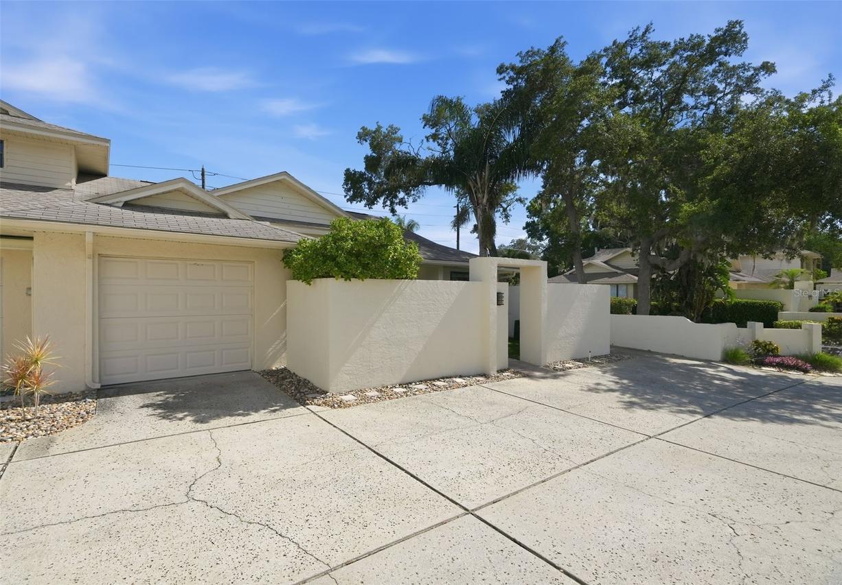 124 Colony South Dr., Tarpon Springs, FL 34689