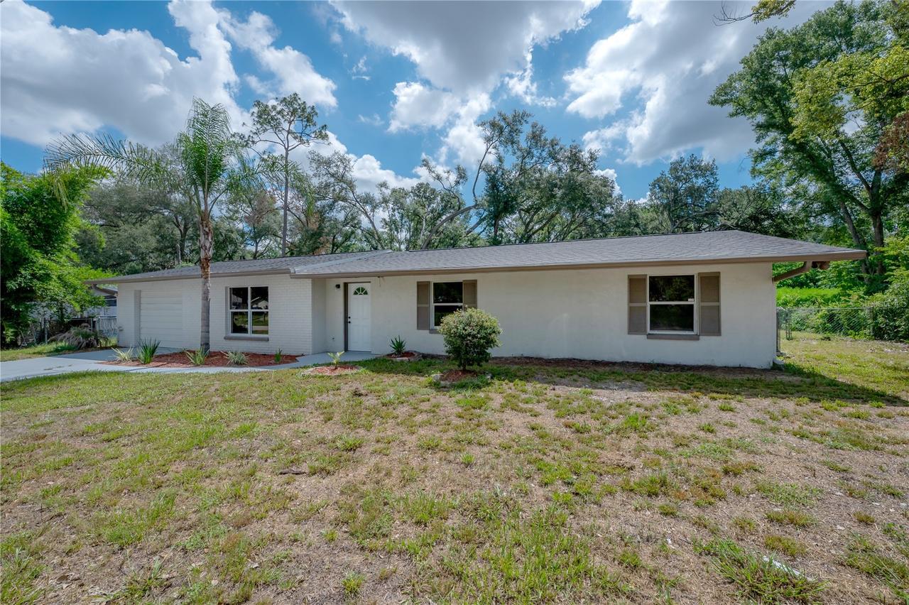 6042 Hazelwood Dr., Zephyrhills, FL 33542