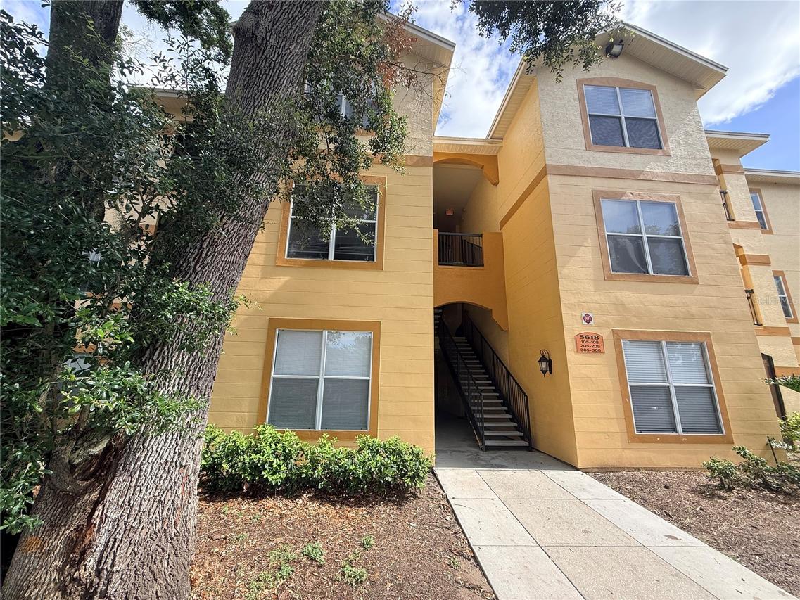 5618 Pinnacle Heights Cir. #305, Tampa, FL 33624