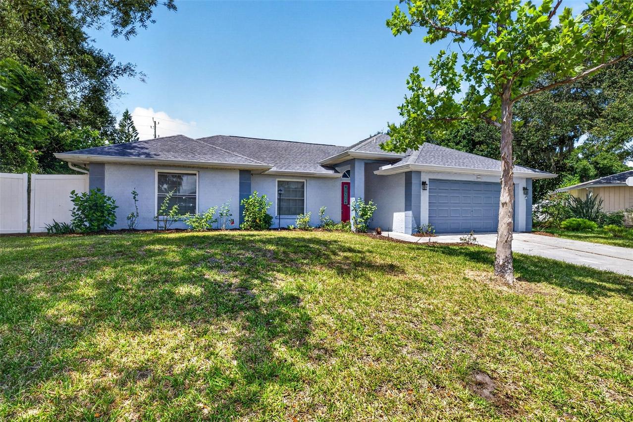 5002 Brandeis Cir., Sarasota, FL 34243