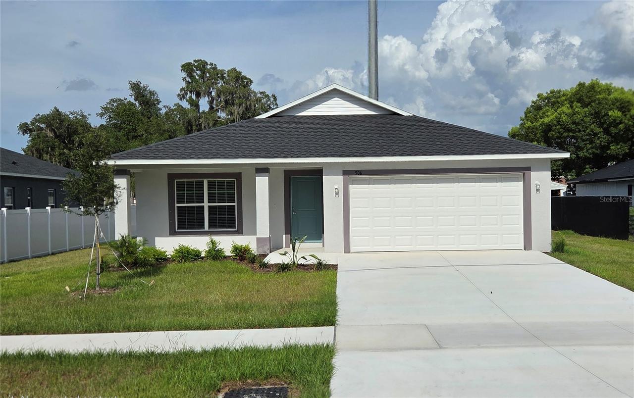 906 7th St., Wimauma, FL 33598