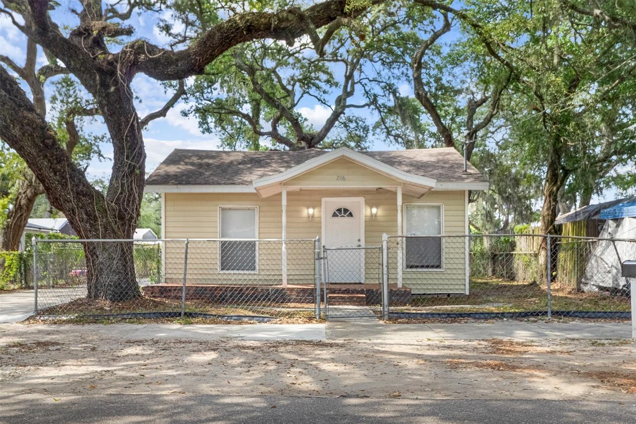 2116 E Ellicott St., Tampa, FL 33610