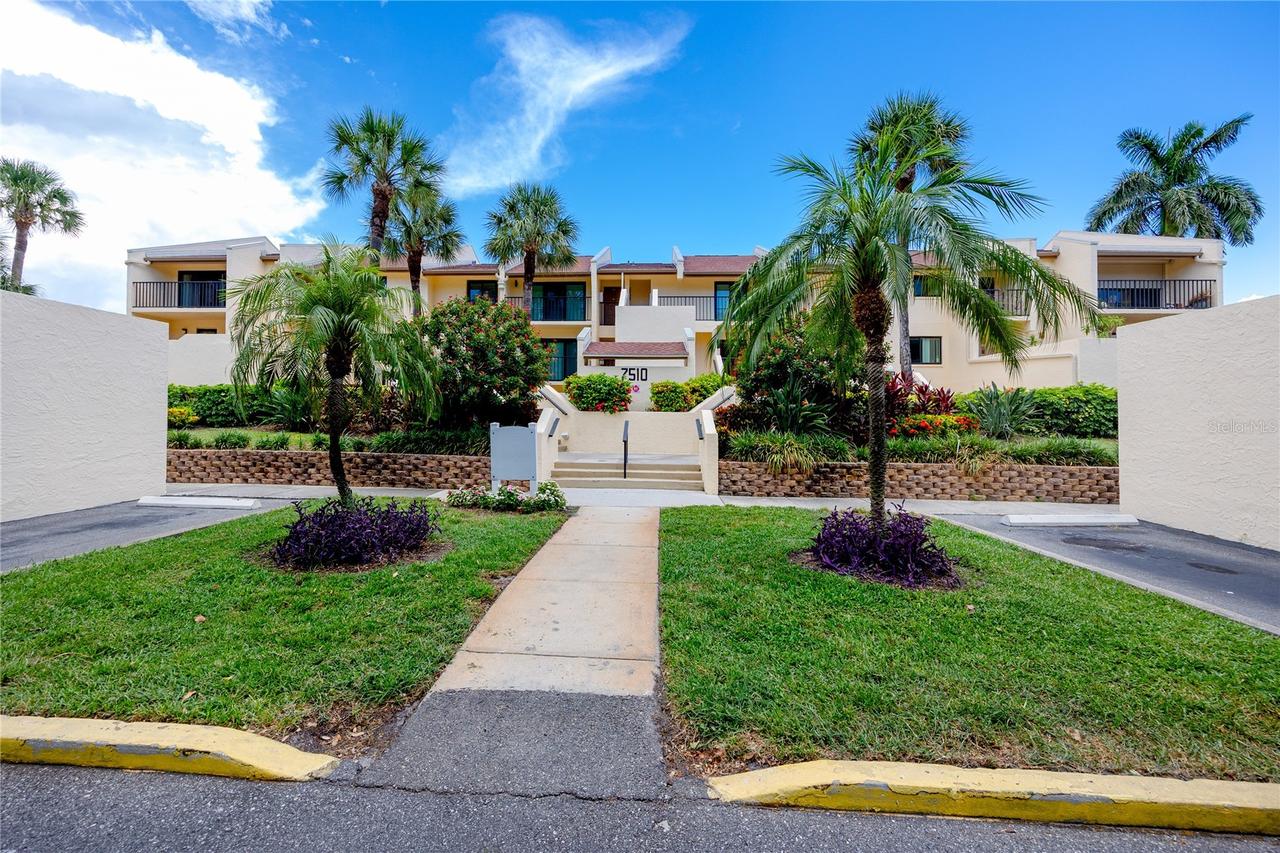 7510 Sunshine Skyway Ln. #P4, St Petersburg, FL 33711