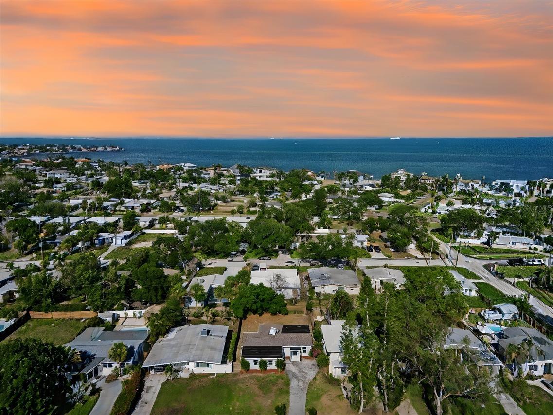 3927 Huntington St., St Petersburg, FL 33703