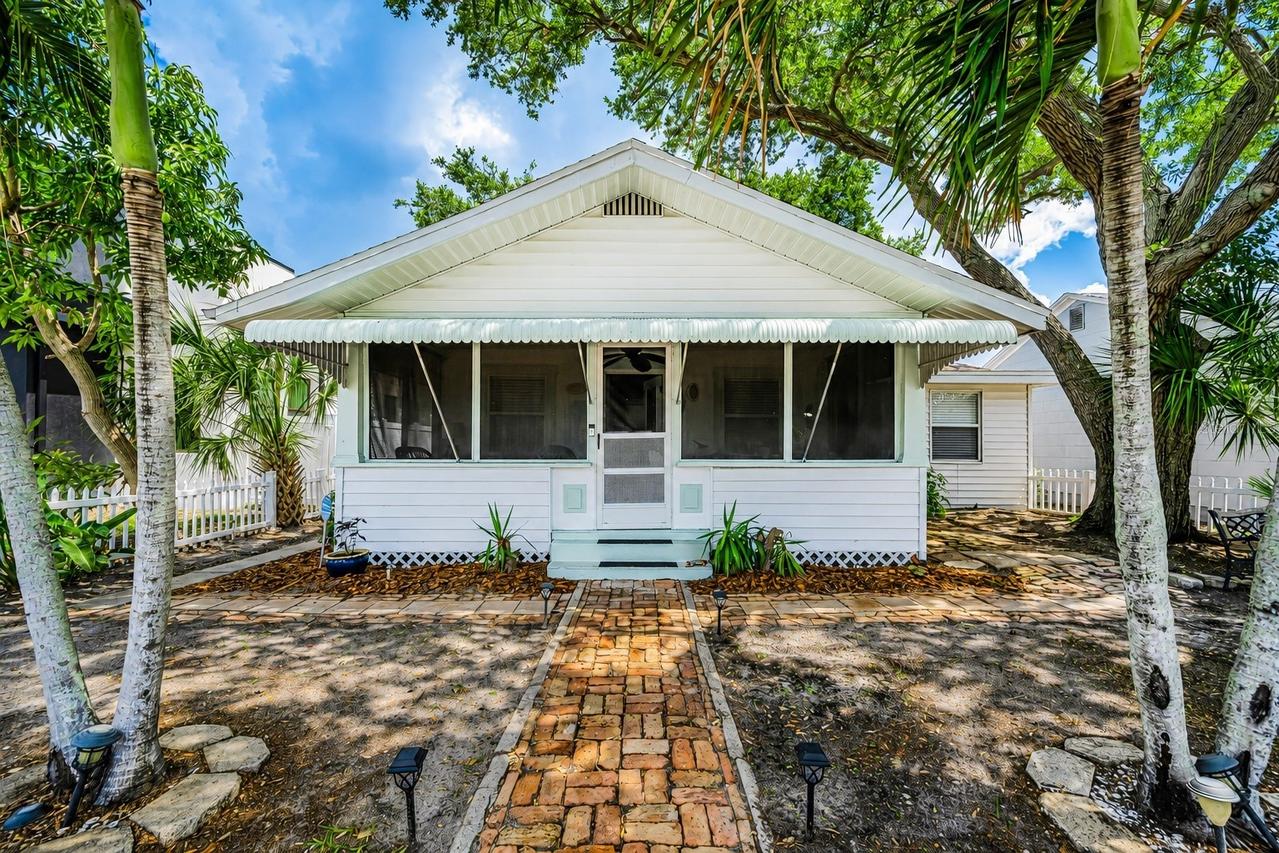 3829 2nd Ave., St Petersburg, FL 33713