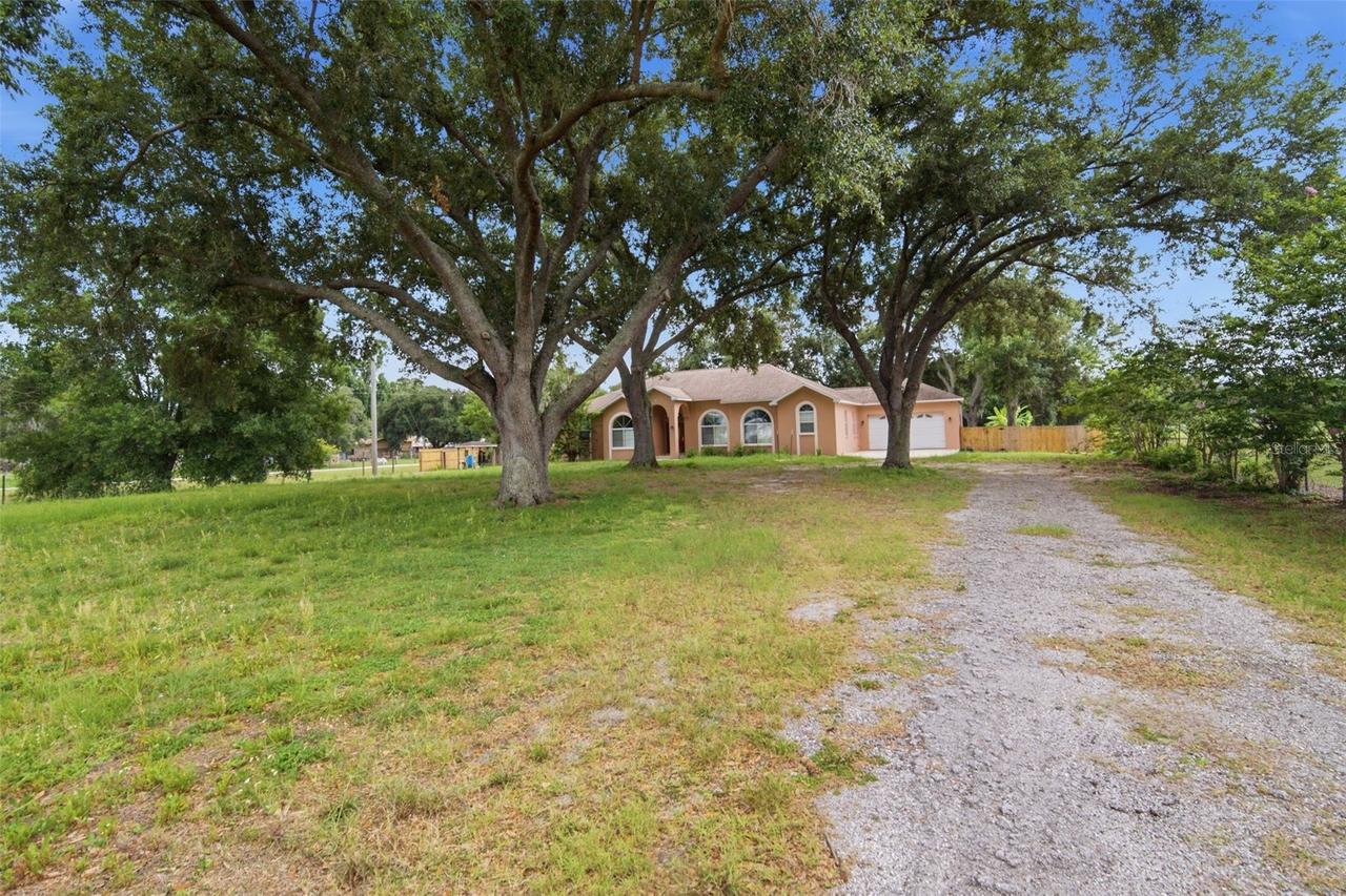6611 W Knights Griffin Rd., Plant City, FL 33565