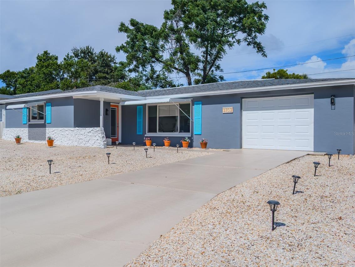 3702 Kingsbury Dr., Holiday, FL 34691