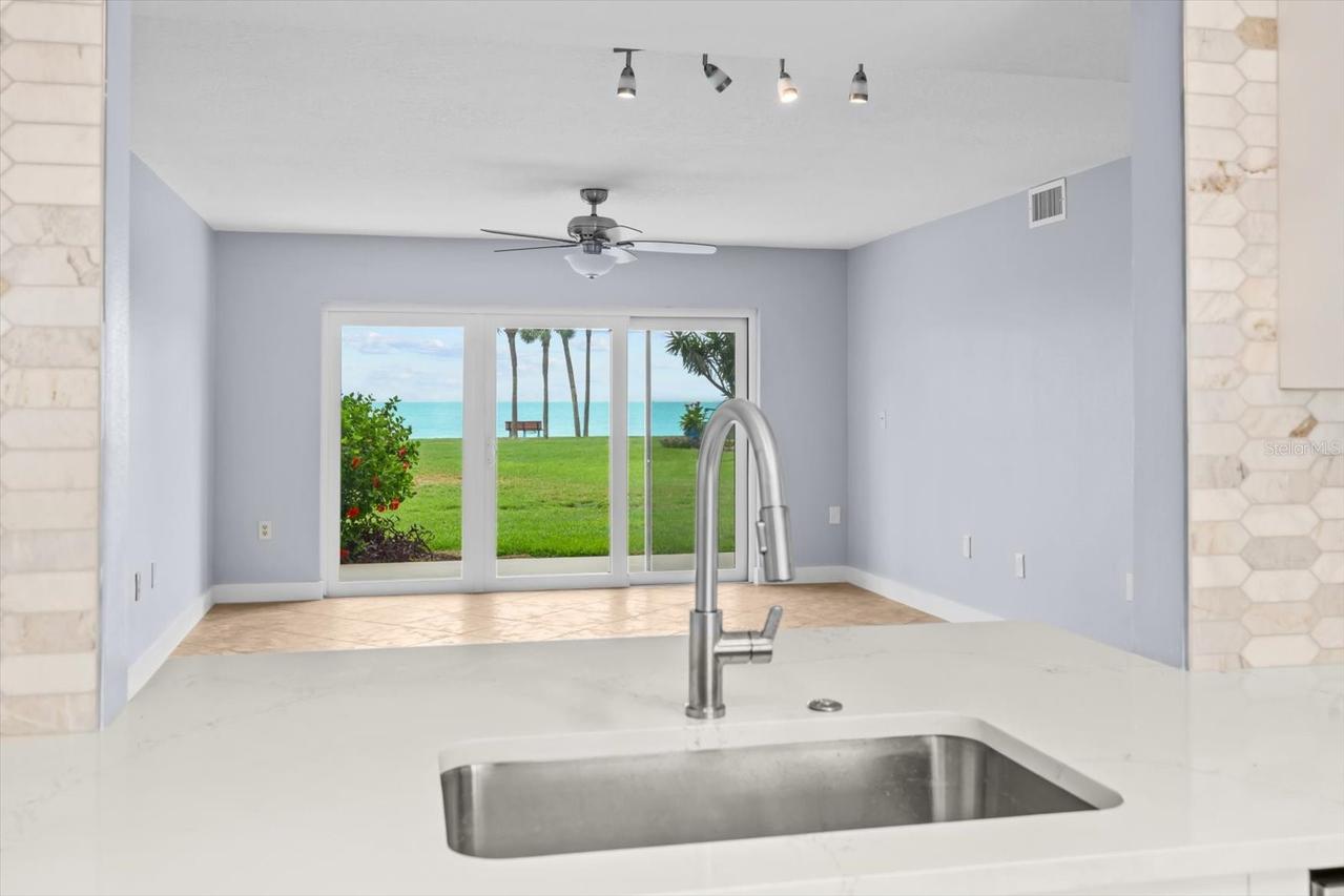 7530 Sunshine Skyway Ln. #T30, St Petersburg, FL 33711