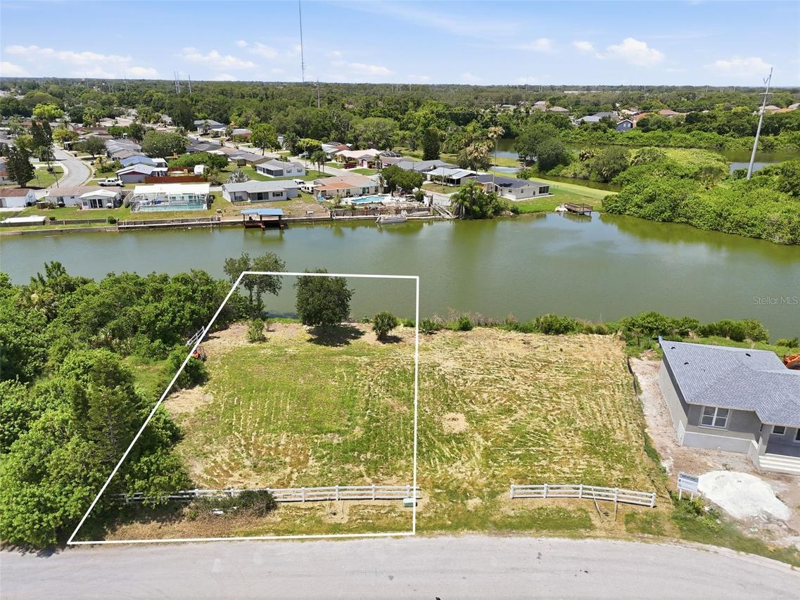 1503 Jackson Dr., Holiday, FL 34691