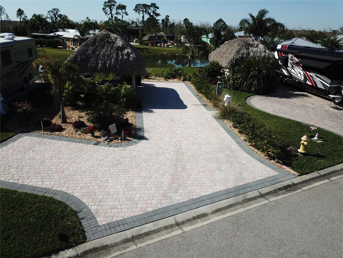 3258 Red Tail Hawk Dr., Polk City, FL 33868