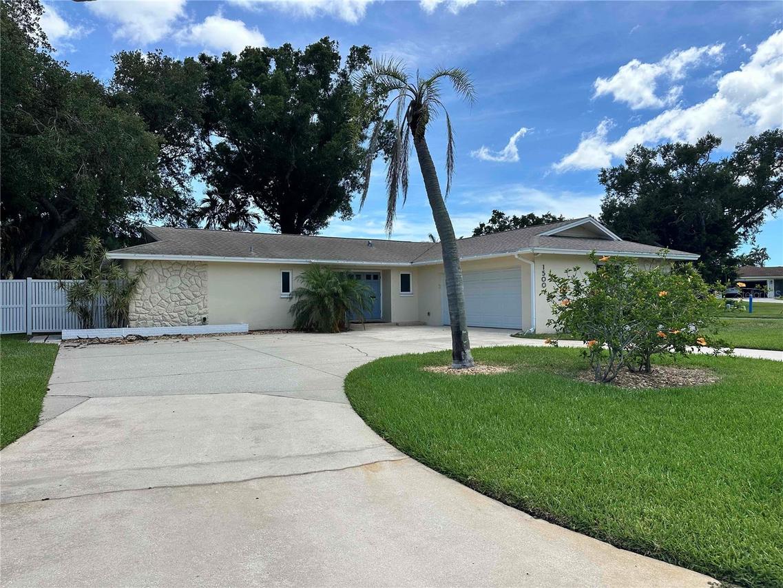 1500 N Dakota Ave., St Petersburg, FL 33703