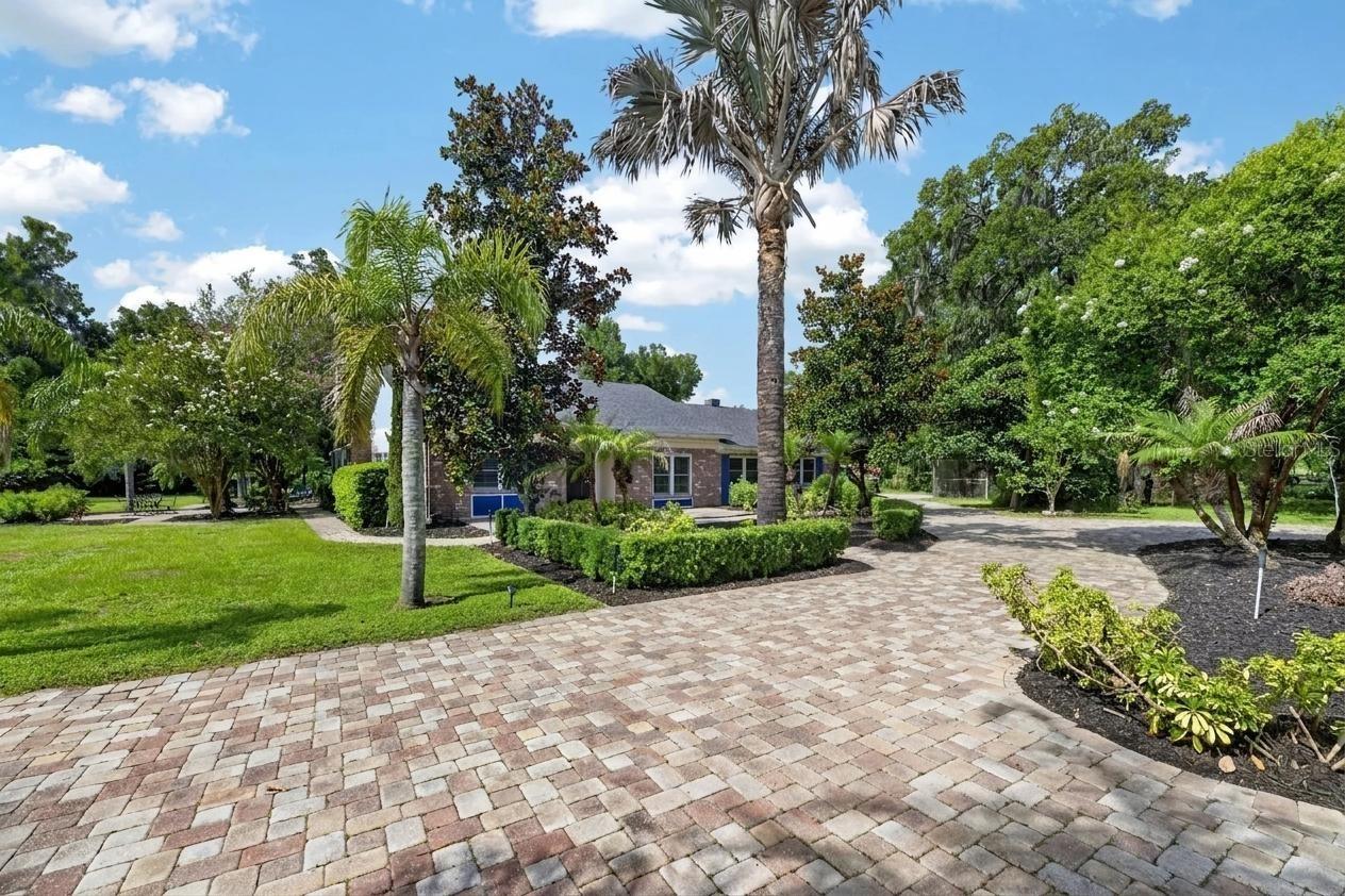 2715 Little Rd., Valrico, FL 33596