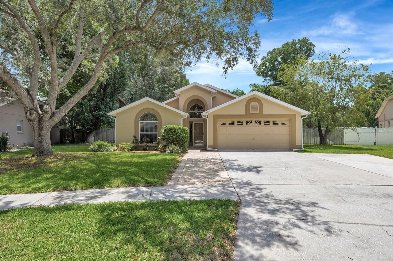 3015 Folklore Dr., Valrico, FL 33596
