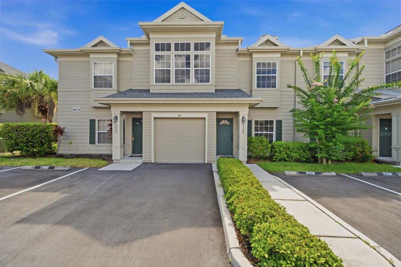 7560 Plantation Cir., Bradenton, FL 34201