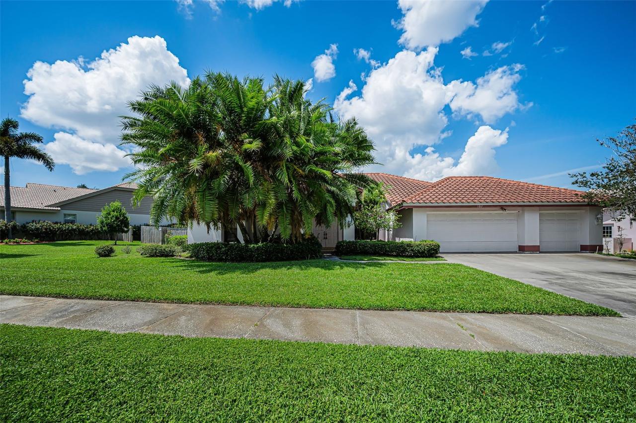 107 Woodcreek Dr., Safety Harbor, FL 34695