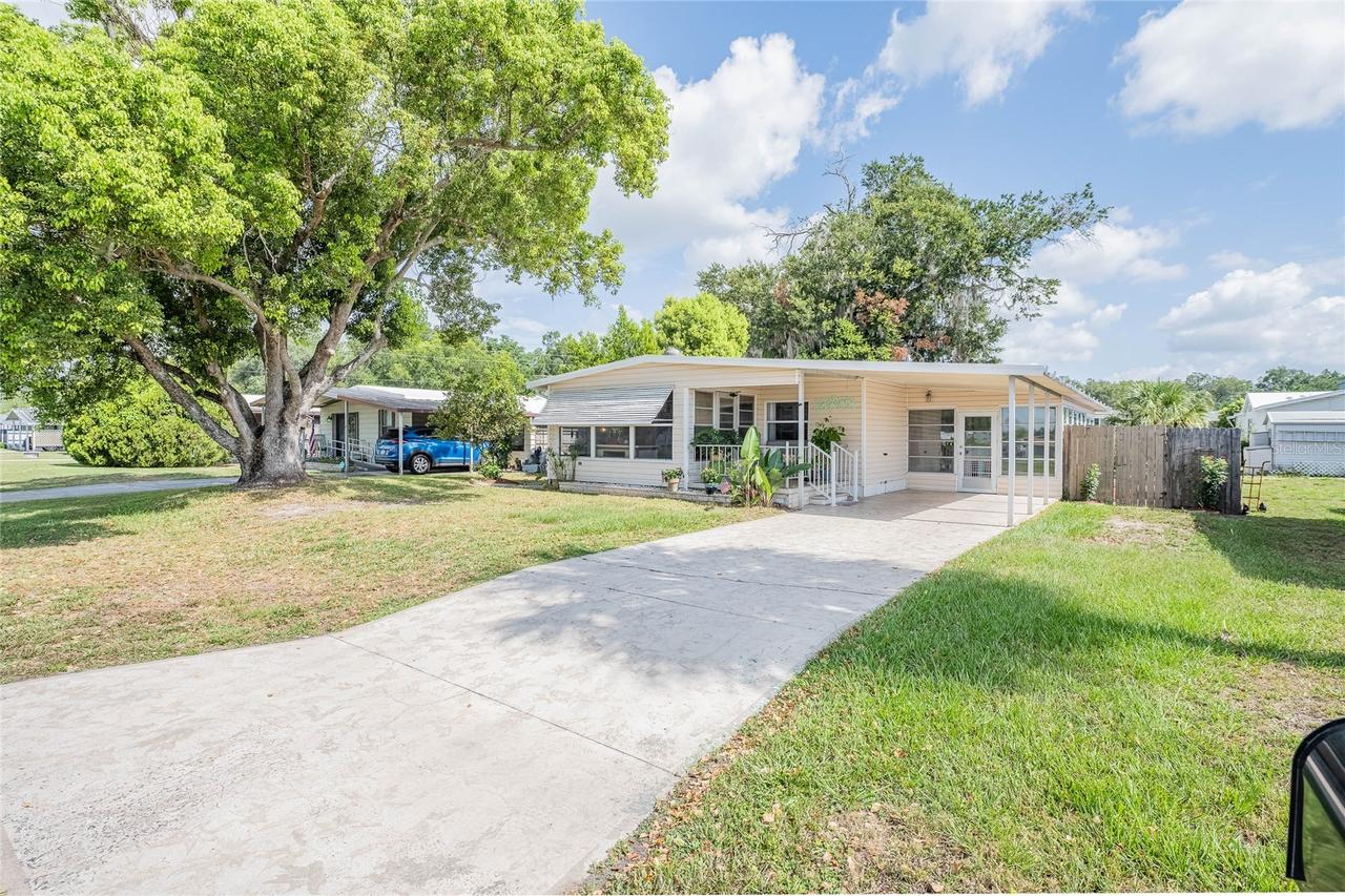 36749 Jodi Ave., Zephyrhills, FL 33542