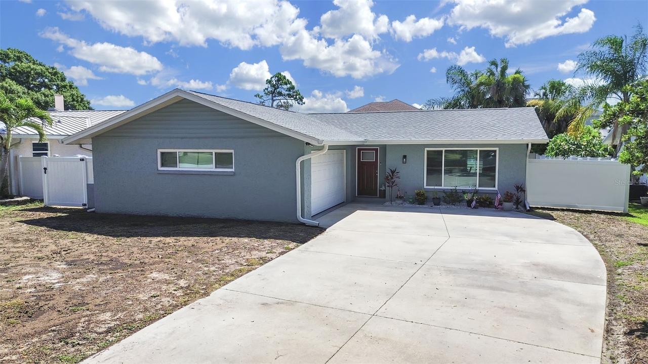 1004 Peninsula Ave., Tarpon Springs, FL 34689