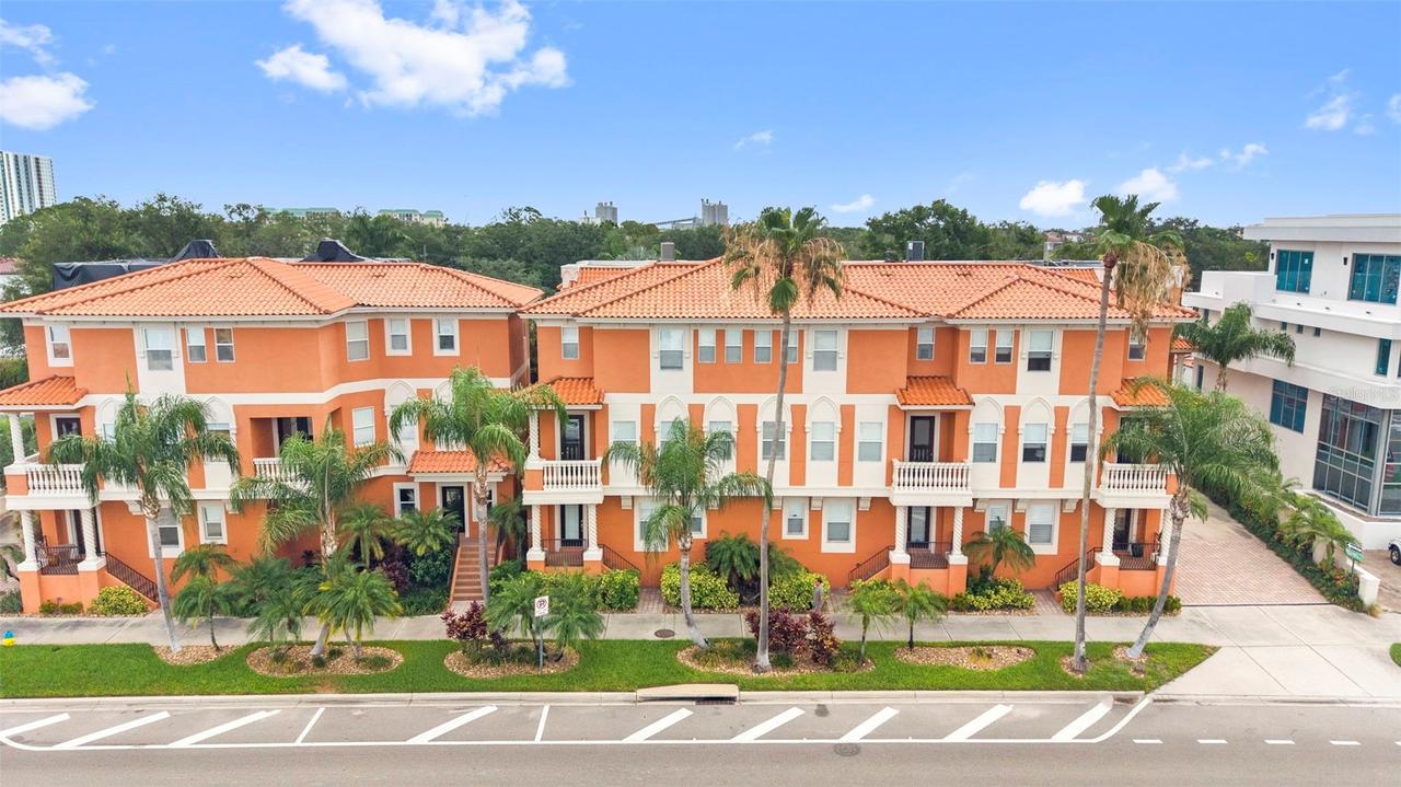 905 Villa Venicia Way, Tampa, FL 33606