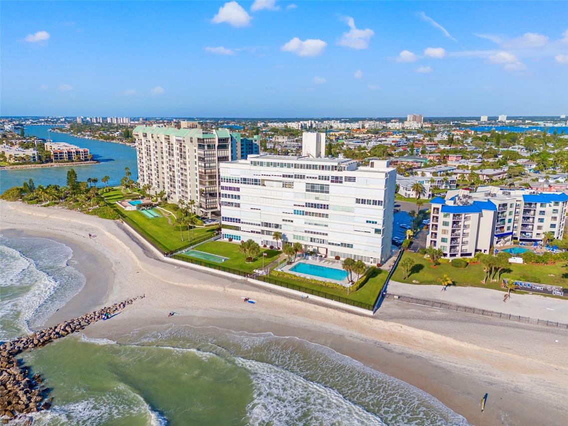 7000 Beach Plz. #207, St Pete Beach, FL 33706