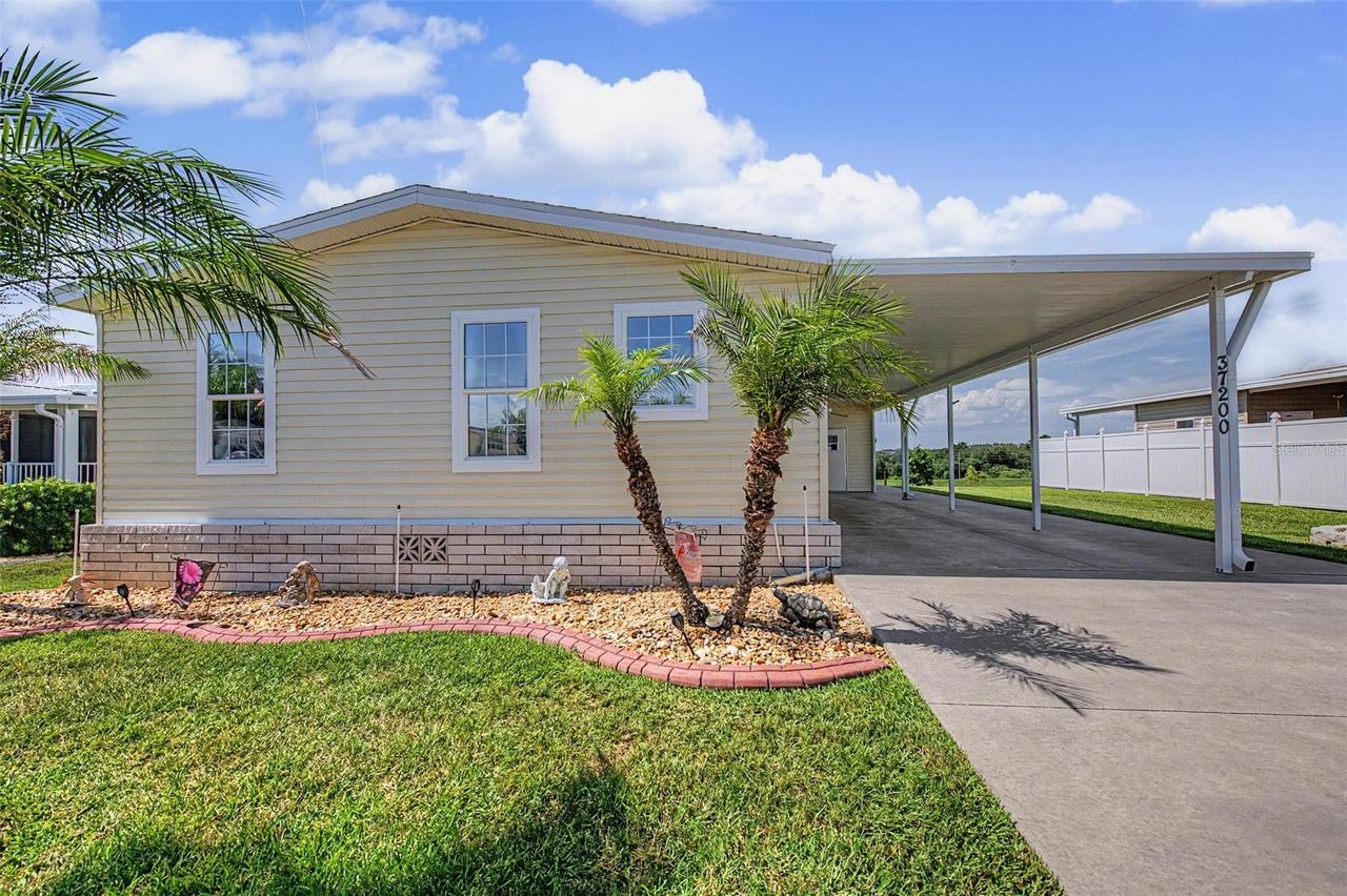 37200 Neukom Ave., Zephyrhills, FL 33541