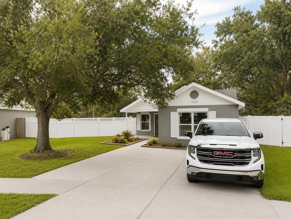 13326 Laraway Dr., Riverview, FL 33579