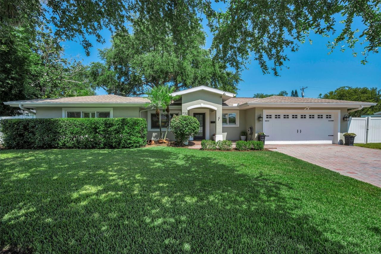 1732 Golf View Dr., Belleair, FL 33756