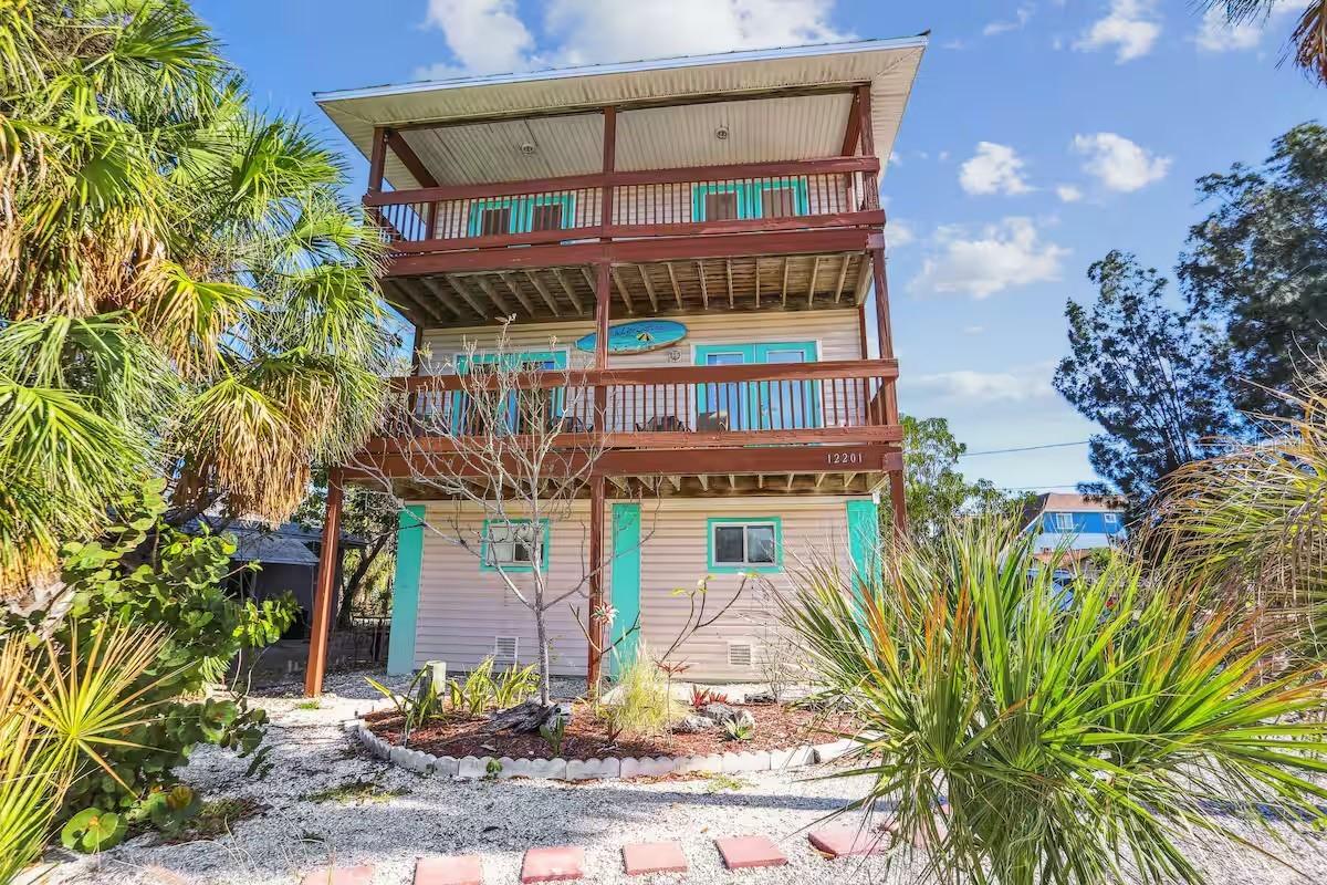 12201 Gulf Blvd., Treasure Island, FL 33706