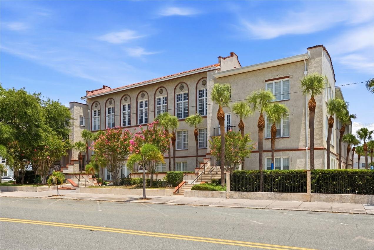 701 Mirror Lake Dr. #202, St Petersburg, FL 33701
